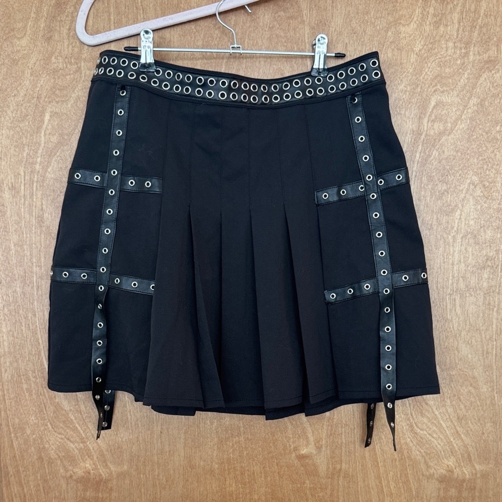 Disturbia Avenged Pleated Skirt : no chain